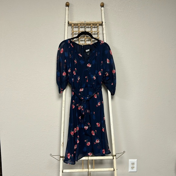 NWT DKNY Size 8 Flower Print Dresss - Picture 2 of 9